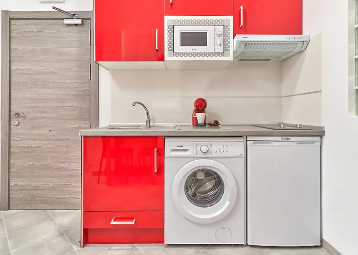 Boutique B2 Street Level