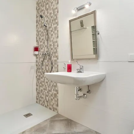 Boutique B2 Street Level *