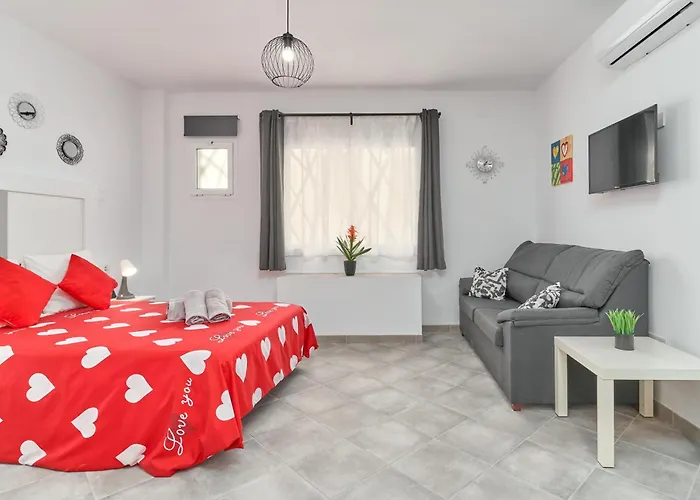 Boutique B2 Street Level *