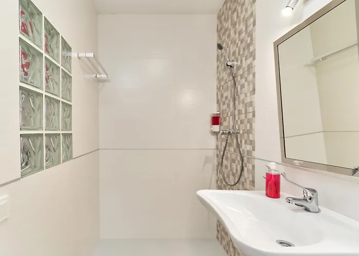 Boutique B2 Street Level *